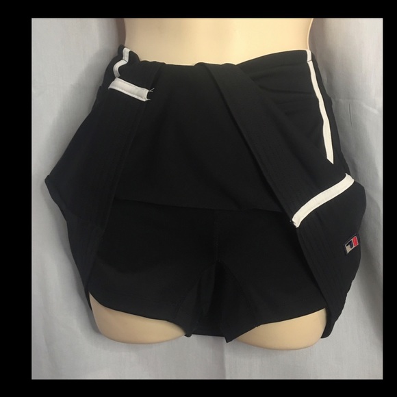 *Fila* Skort. Sports/Street Wear in B&W - Picture 9 of 10